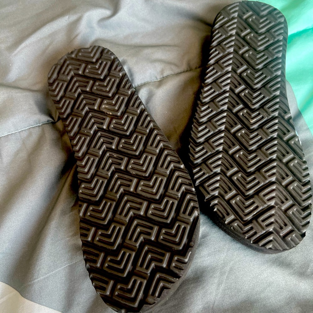 Teva flip flop sandals - Picture 3 of 3